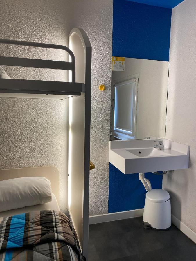 N&z Hotel Trappes